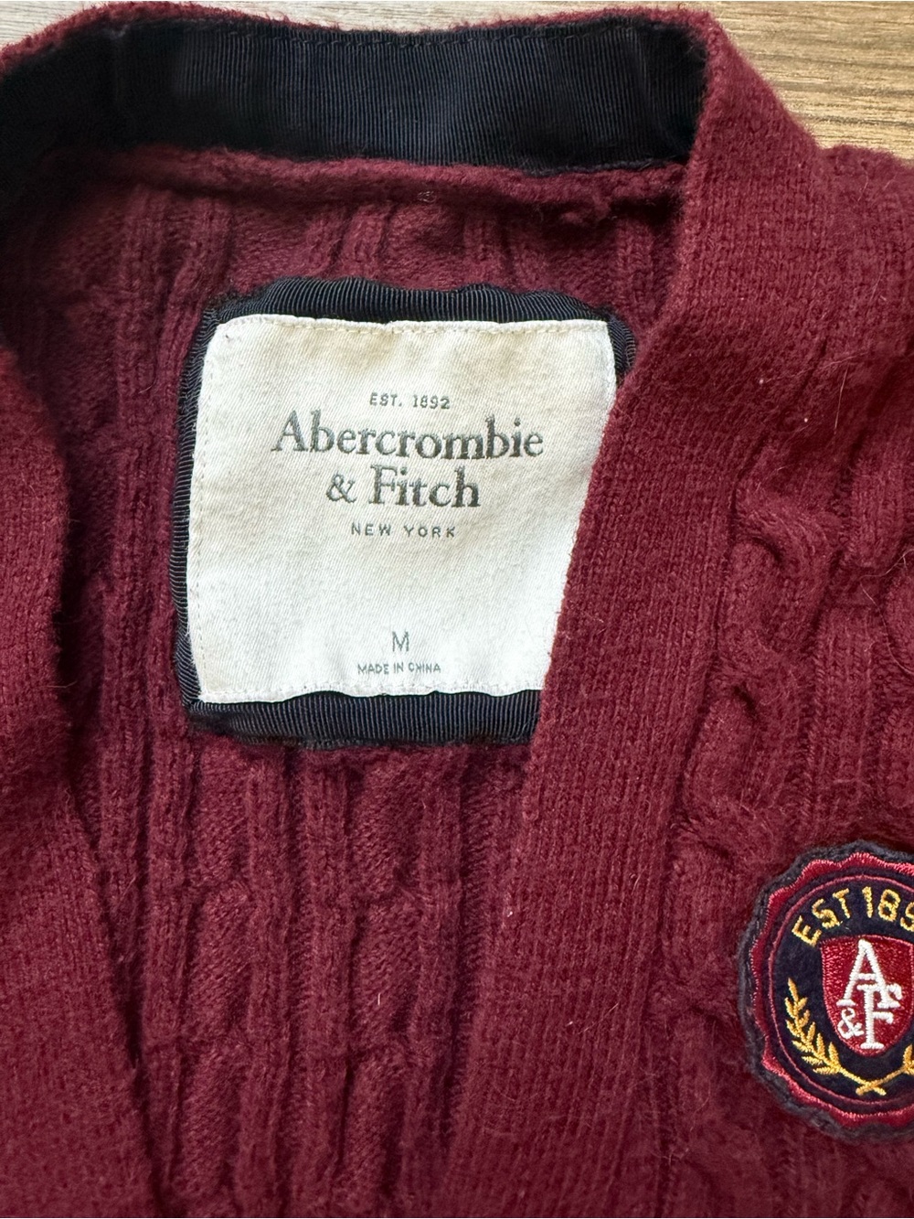 Abercrombie & Fitch Women's Burgundy Cable-Knit Cardigan Vintage Dark Academia - Picture 4 of 9